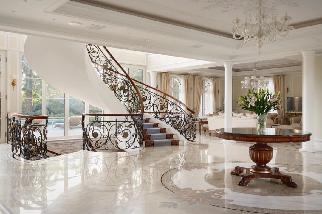 Grand foyer