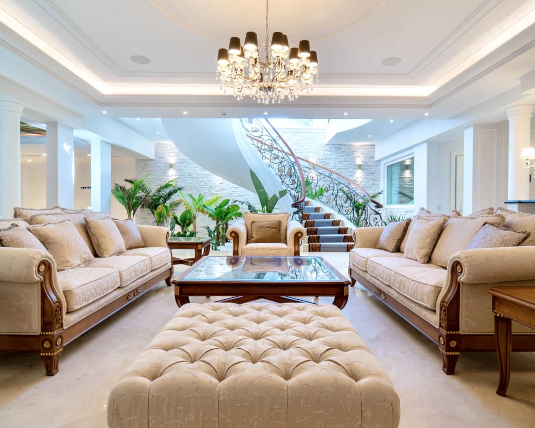 Lower lounge